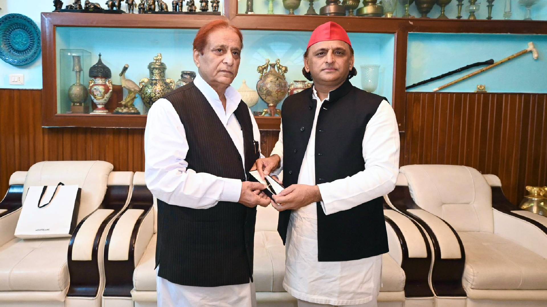 Akhilesh Yadav Met Azam Khan