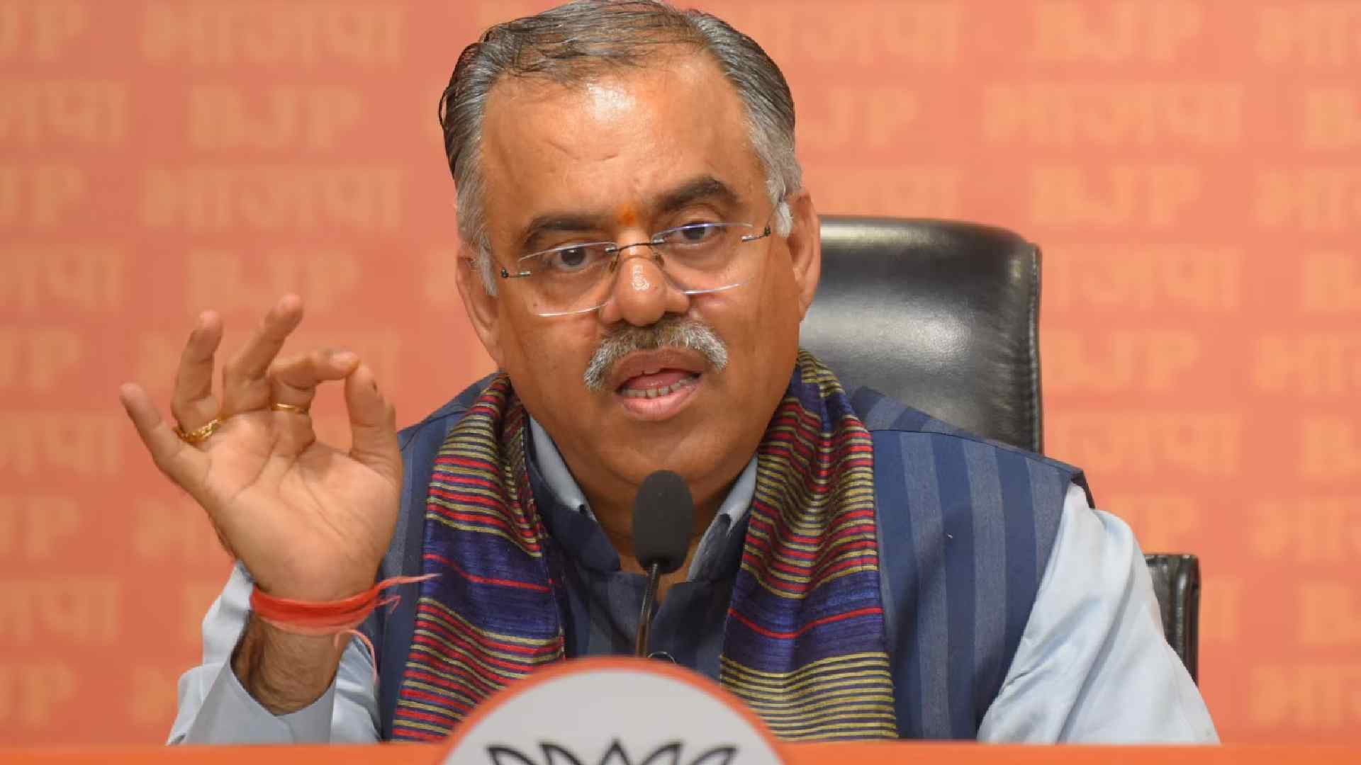 Tarun Chugh slams Abhishek Banerjee