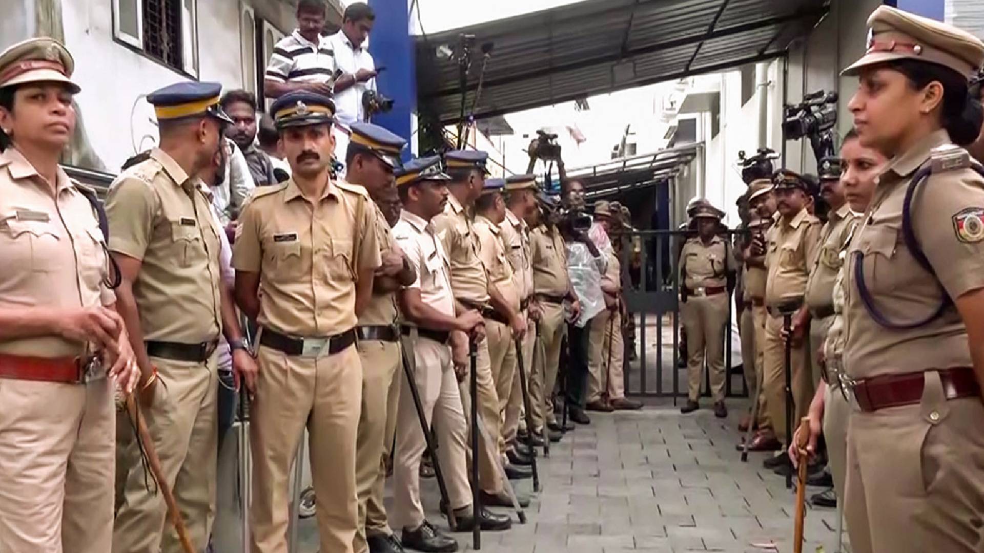 Shiv Sena UBT Crisis