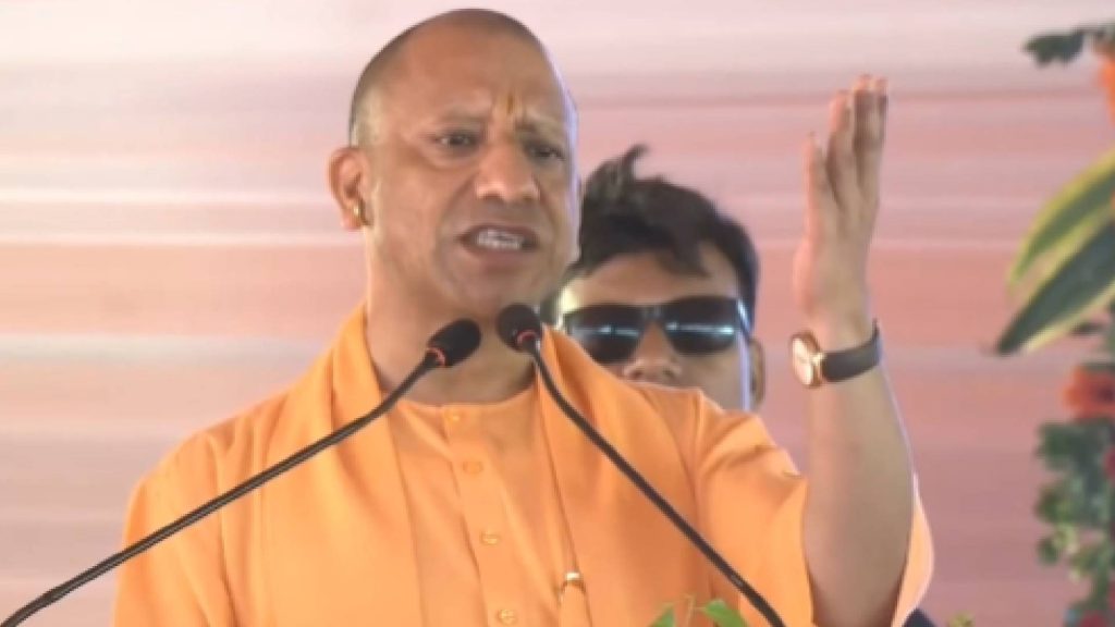 CM Yogi Counters SP-Congress