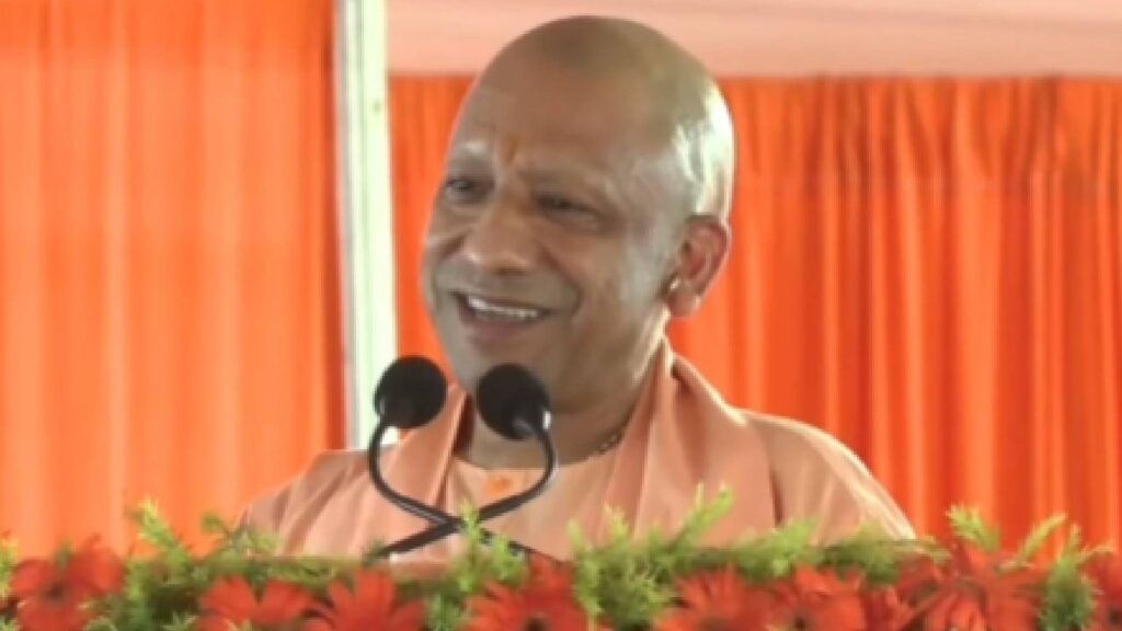 Yogi vs Akhilesh